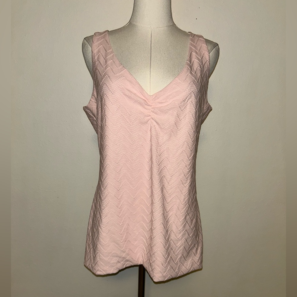 ⚪️⚫️♦️NWT White House Black Market Textured Tank